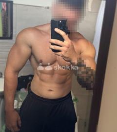 HOMBRE ATLÉTICO DOTADO